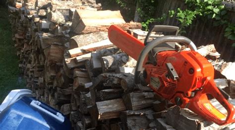 Our 2020 Review Of The Husqvarna 555 Chainsaw Backyard Boss