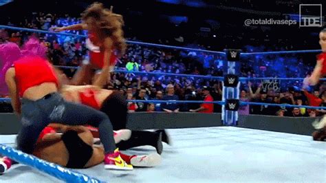 Tde Wrestling Bayley Participating In A Beatdown On Defenseless Nikki