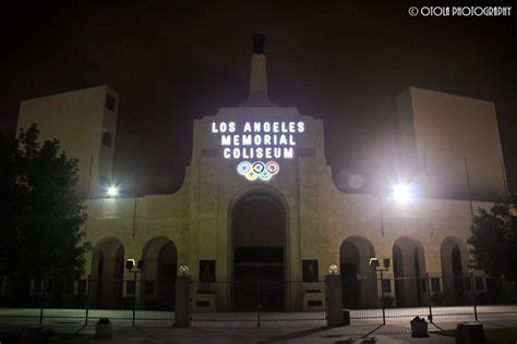 Los Angeles Memorial Coliseum On A Somewhat Cloudy Night Flickr