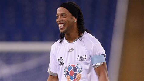 Ronaldinho Ready To Return To Professional Football Agent Fourfourtwo