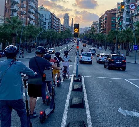 Barcelona Privat E Bike Tour E Scooter Lokal Guide Getyourguide