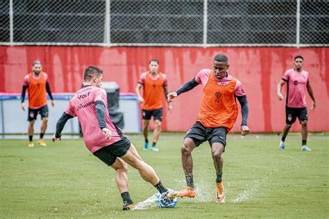 Vitória Trabalha Parte Tática E Finalizações Em Penúltimo Treino Antes