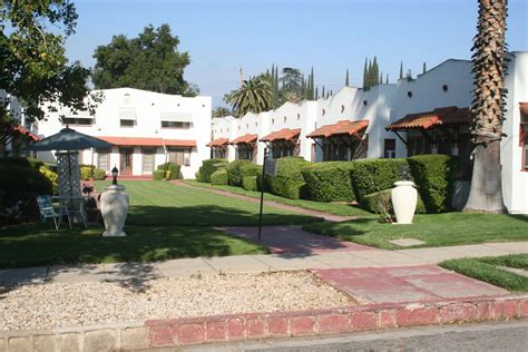 Redlands Ca Bungalow Court By Baronr Spanish Style Homes Spanish