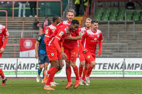 Spieldetails Rot Wei Oberhausen Gegen Sc Wiedenbr Ck Sc Rot Wei