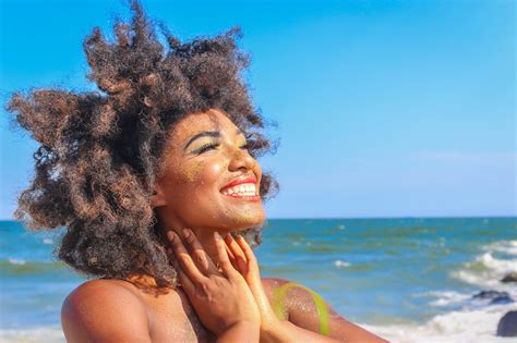 Dicas Para Proteger A Pele E O Cabelo Do Mar E Da Piscina Dra Fairuz