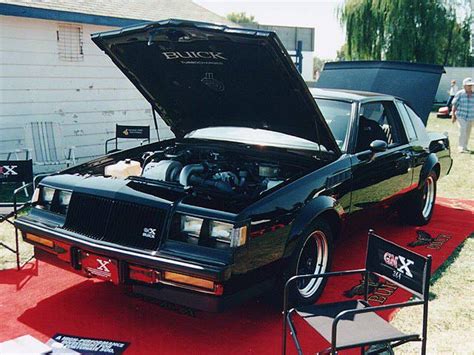 1989 20th Anniversary Pontiac Turbo Ta Vs 1987 Buick Grand National