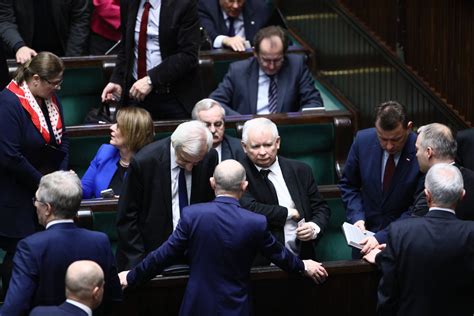 PiS chce omówić zmiany w rządzie Narada kierownictwa partii na