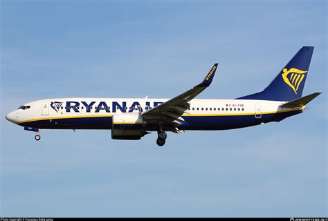 EI FOE Ryanair Boeing 737 8AS WL Photo By Francesco Della Santa ID