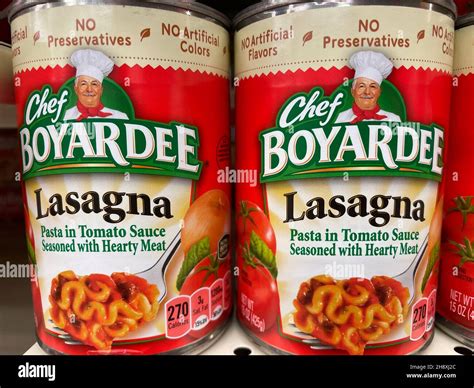 Columbia County Ga Usa 12 01 21 Chef Boyardee Pasta On A Retail