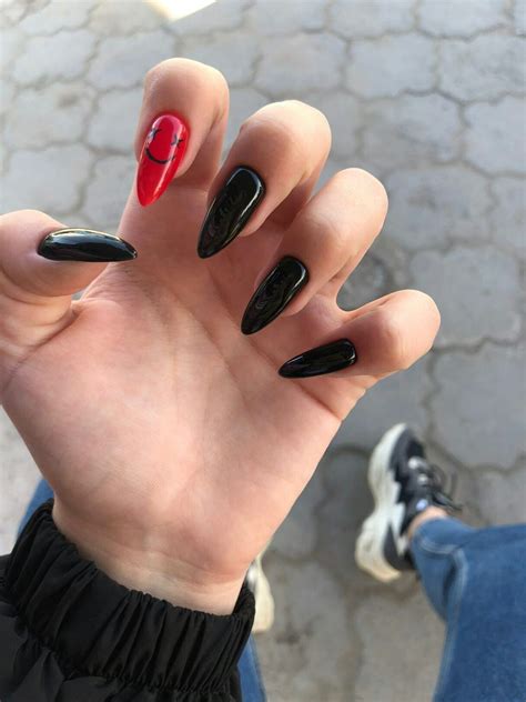 Edgy Nails Grunge Nails Aycrlic Nails Trendy Nails Stylish Nails Swag Nails Black Acrylic