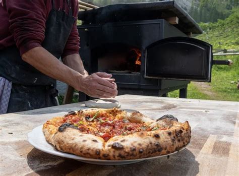 Pizza Freitag auf der Sarotlahütte