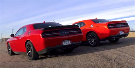 Hp Vs Awd Dodge Challenger Gt Takes On The Hellcat In Drag Race