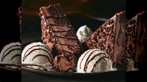 The Best Desserts Youll Find At Steakhouse Chains According To Customers