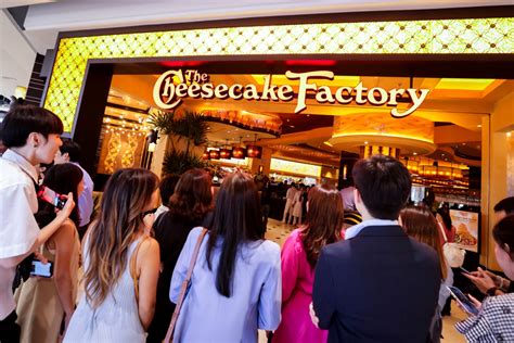 Bangkok Post The Cheesecake Factory Debuts In Thailand At Centralworld Today