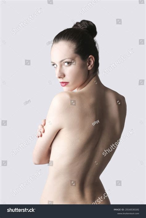 Naked women Lisanslanabilir En Az 469 353 Telifsiz Stok Fotoğraf