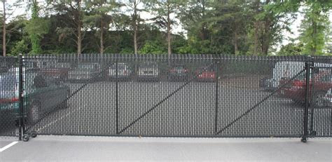 Black Chain Link Roll Gate W Black Privacy Slats Accurate Fence