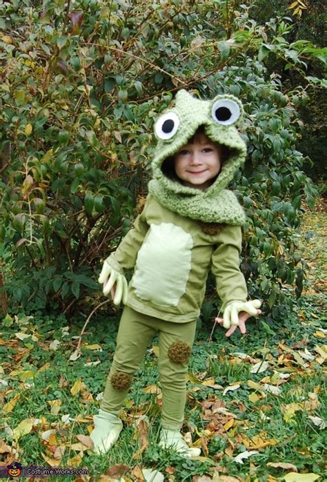 Homemade Frog Costume | Last Minute Costume Ideas