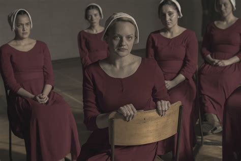 The Handmaid's Tale Season 3 Finale Will End on a Cliffhanger - TV Guide