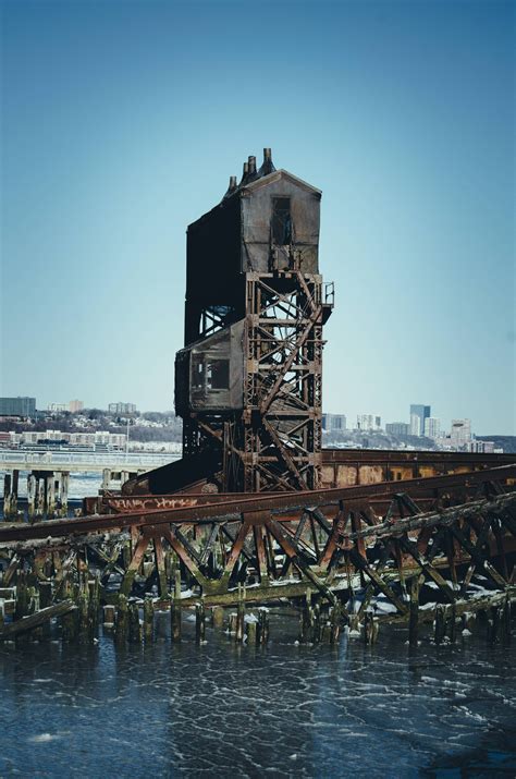 ITAP on the frozen Hudson River : r/itookapicture