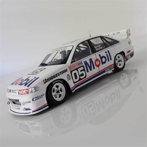 Peter Brock 1 18 Vp Holden Commodore 1992 Bathurst Classic Carlectable