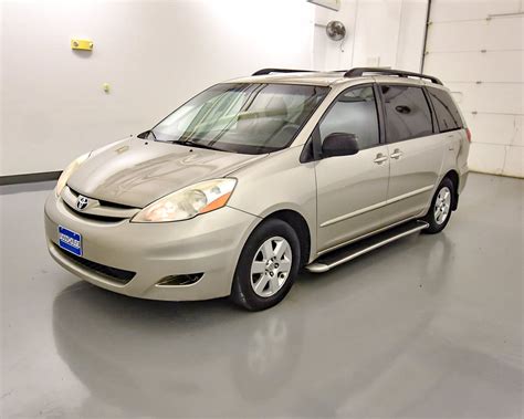 Pre-Owned 2009 Toyota Sienna CE FWD Mini-van, Passenger