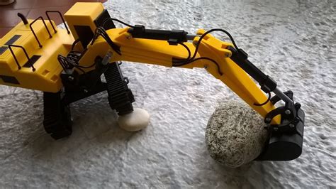 3d Printed Full Track Excavator By Massimiliano Conti Pinshape