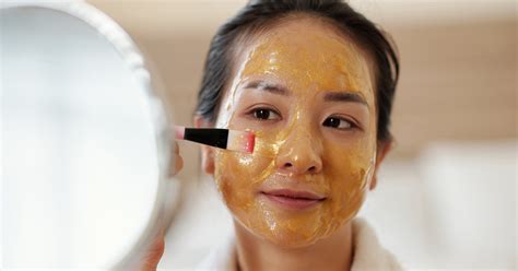 The benefits of gold skin care products, according to dermatologists