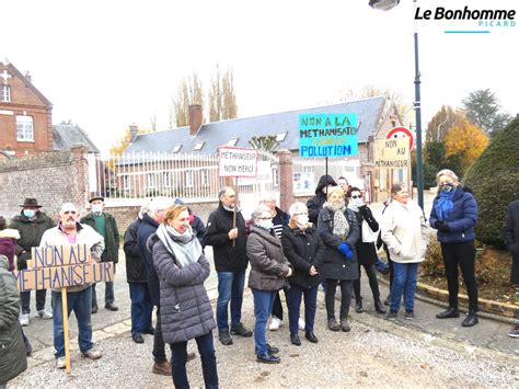 Samedi 20 novembre Armés de pancartes les opposants au projet se sont