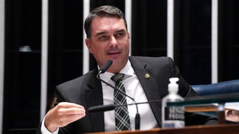 Fl Vio Bolsonaro Moraes Tamb M Se Beneficiaria De Anistia Porque