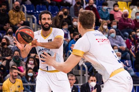 El Alero Thomas Scrubb Renueva Con El Monbus Obradoiro Hasta 2025