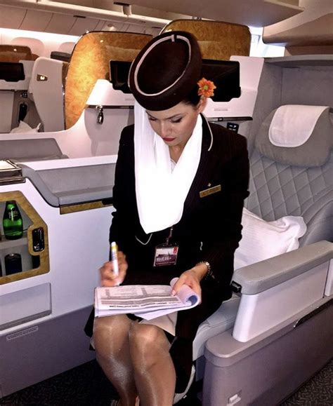 【uae】 Emirates Cabin Crew エミレーツ航空 客室乗務員 【アラブ首長国連邦】 Instagram