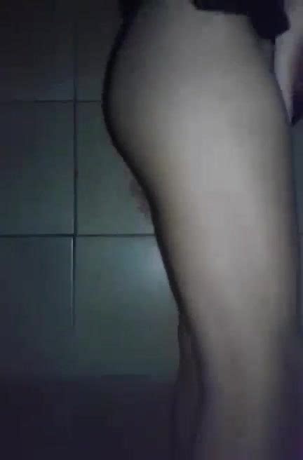 Sticking Her Finger Up Her Ass And Rolling Around Larissa Castilho On