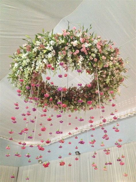 17 Gorgeous Floral Hanging Arrangements For Your Wedding Bridalspk