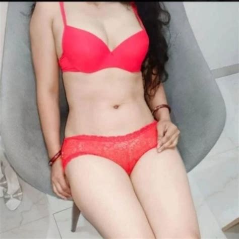 Desi Slim Bhabhi Shaving Pussy For First Night Fun Feat Indianhotcouple By FapHouse XHamster