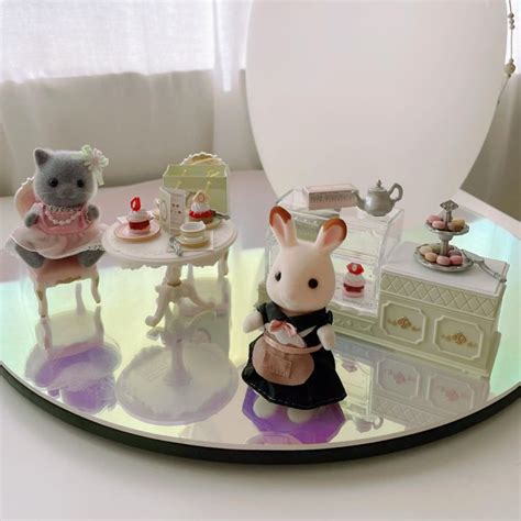 Pin By Malathi Arasu On Dollhouse Building Doll House Snow Globes