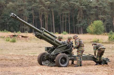 Le groupe français Nexter décroche une commande de 18 canons légers 105