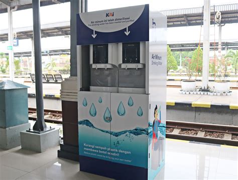 Layanan Isi Ulang Air Minum Gratis Kini Hadir Di Stasiun Cirebon Dan