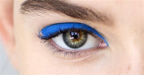 Maquillage Des Yeux Le Bleu La Tendance Incontournable Marie Claire