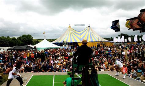 book comedy tennis show hire tennis act scarlett entertainment uk