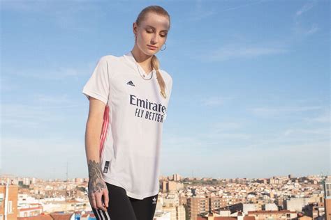 Madrid Pink Jersey : Adidas Real Madrid 20 21 Away Authentic Jersey ...