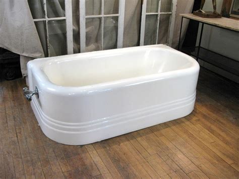 Antique Cast Iron Soaking Tub At 1stdibs Vintage Cast Iron Tub Cast