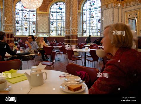 Victoria And Albert Museum Cafe Hi Res Stock Photography And Images Alamy