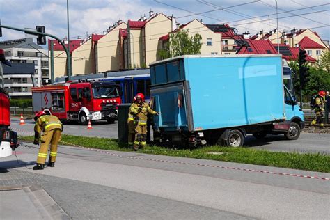 W Miejscu Niedozwolonym Pod Tramwaj Kierowca Busa Pijany