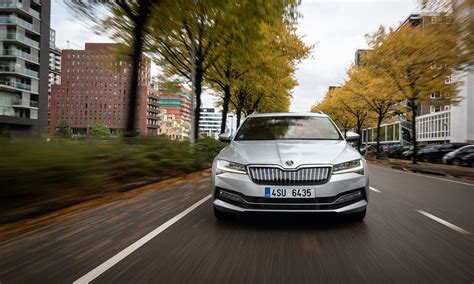 Ile Kosztuje Teraz Skoda Superb W Por Wnaniu Z Elektrykami Cennik