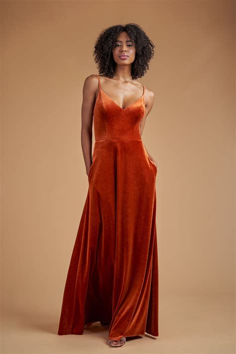 B223066 Stretch Velvet Sweetheart Spaghetti Strap Dress With Long Tie