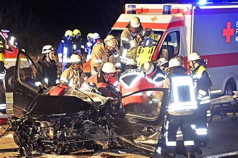 Horror Crash Bei Ebersberg Frau Schwer Verletzt Abendzeitung M Nchen