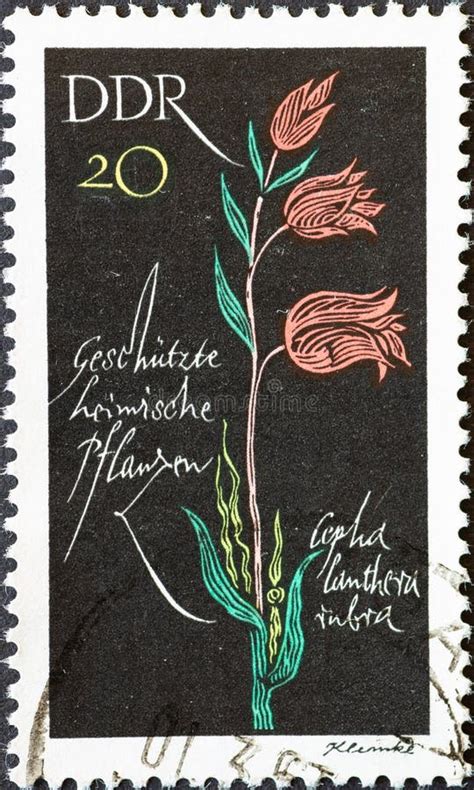 Alemania Ddr Alrededor De Un Sello Postal De Alemania Gdr Que