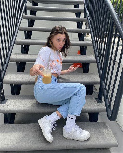 Emma Chamberlain Instagram Clicks 25 MAr -2020