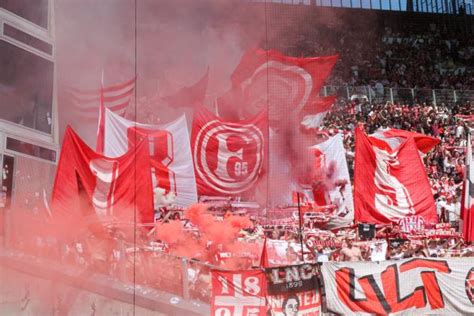 Fotos Galerie Gästefans 1 FC Kaiserslautern Fortuna Düsseldorf