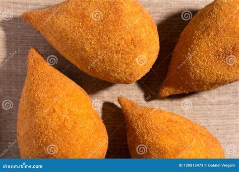 Coxinha Es Una Comida Frita Tradicional En El Brasil Bocados En W